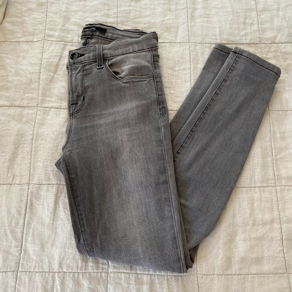 J BRAND MIDRISE SUPER SKINNY IN ONYX - Picture 1 of 5